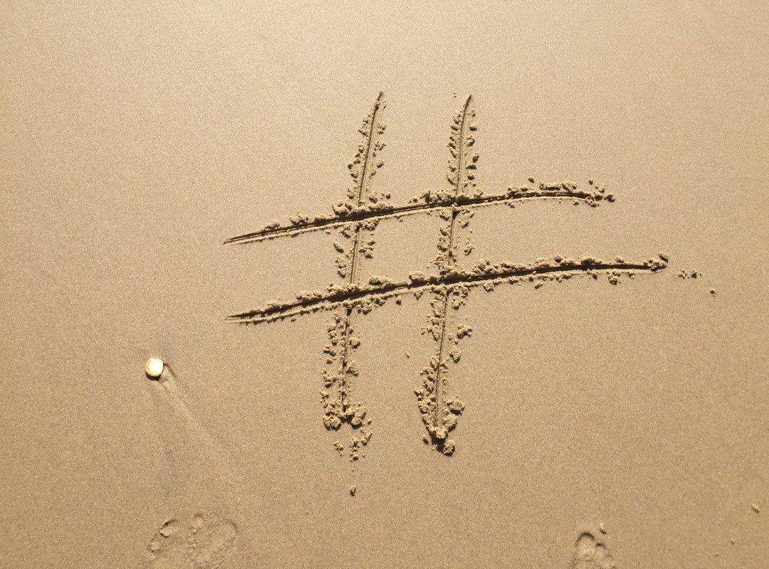 Read more about the article BEST ONLINE TOOLS TO TRACK HASHTAG PERFORMANCE