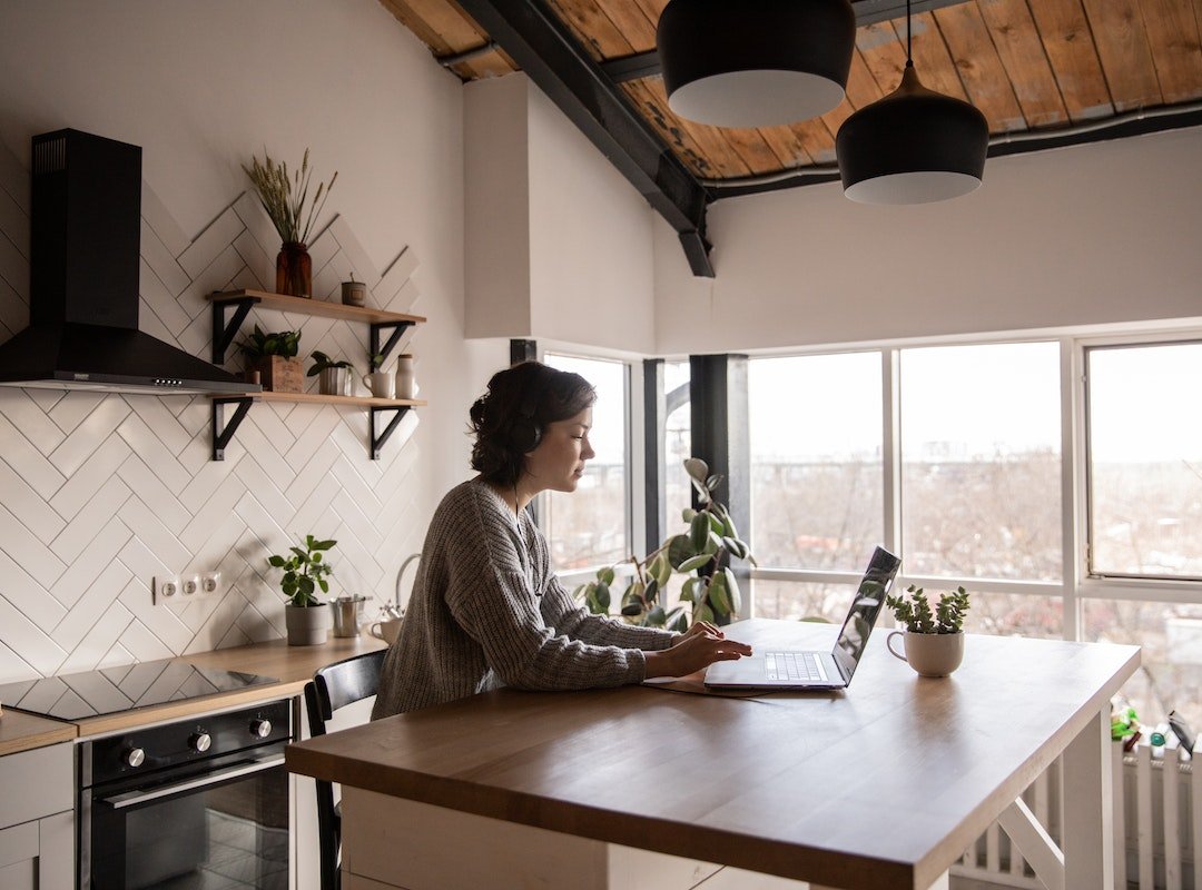 Read more about the article WORKING REMOTELY: IS IT FOR YOU?